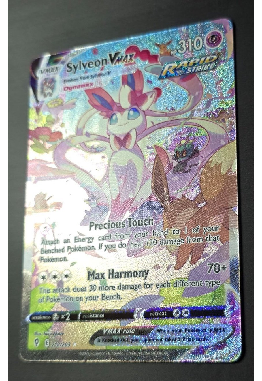 Sylveon VMAX 212/203 Secret Rare Evolving Skies NM